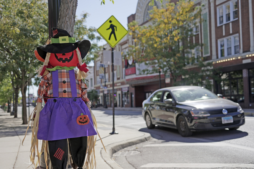 This Halloween, be safe when trickortreating by watching for cars